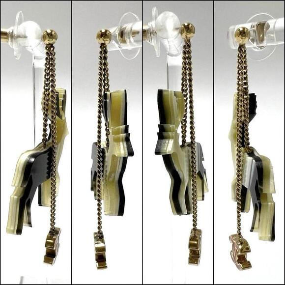 CHANEL Earrings - Picture 4 of 10